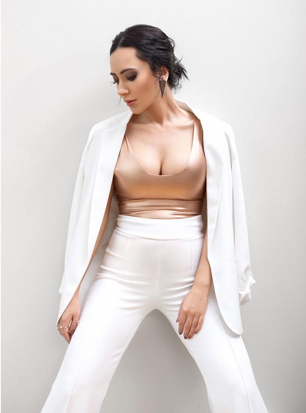 Tuğba Ünal röportaj, tuğba ünal kimdir, tuğba ünal şiirleri,